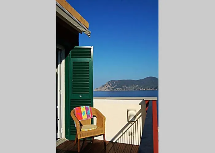 The Honeymooners' Paradise Apartmán